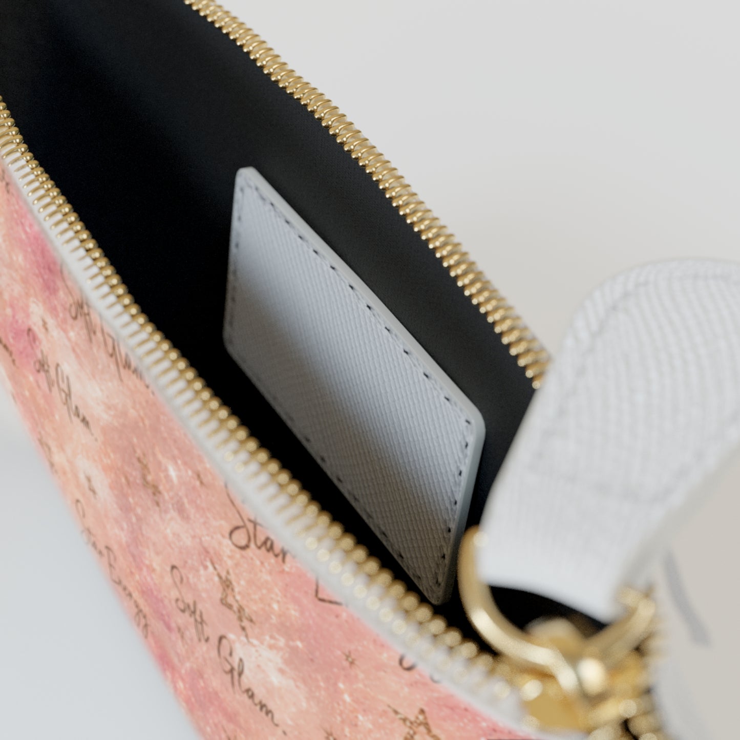 Lil’ Miss StarBerry™

Soft Glam Couture Collection ✨🩷 Mini Clutch Bag